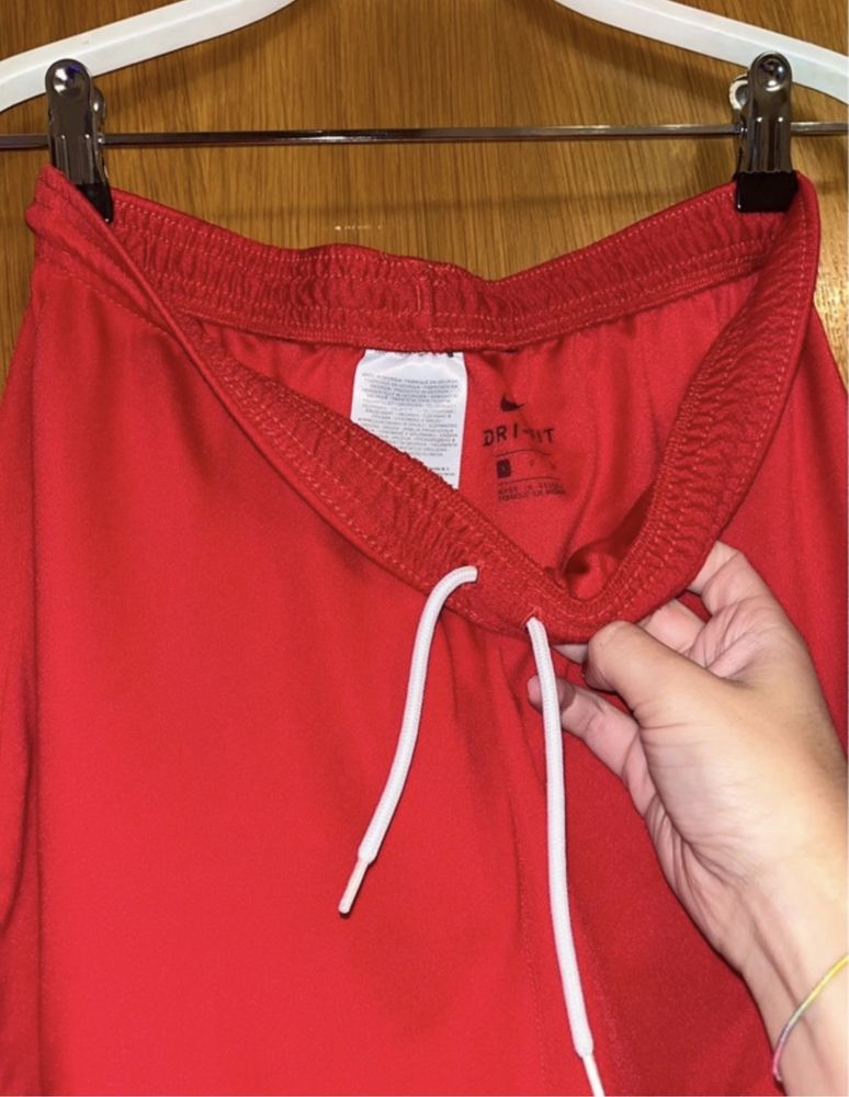 Calções Nike novos