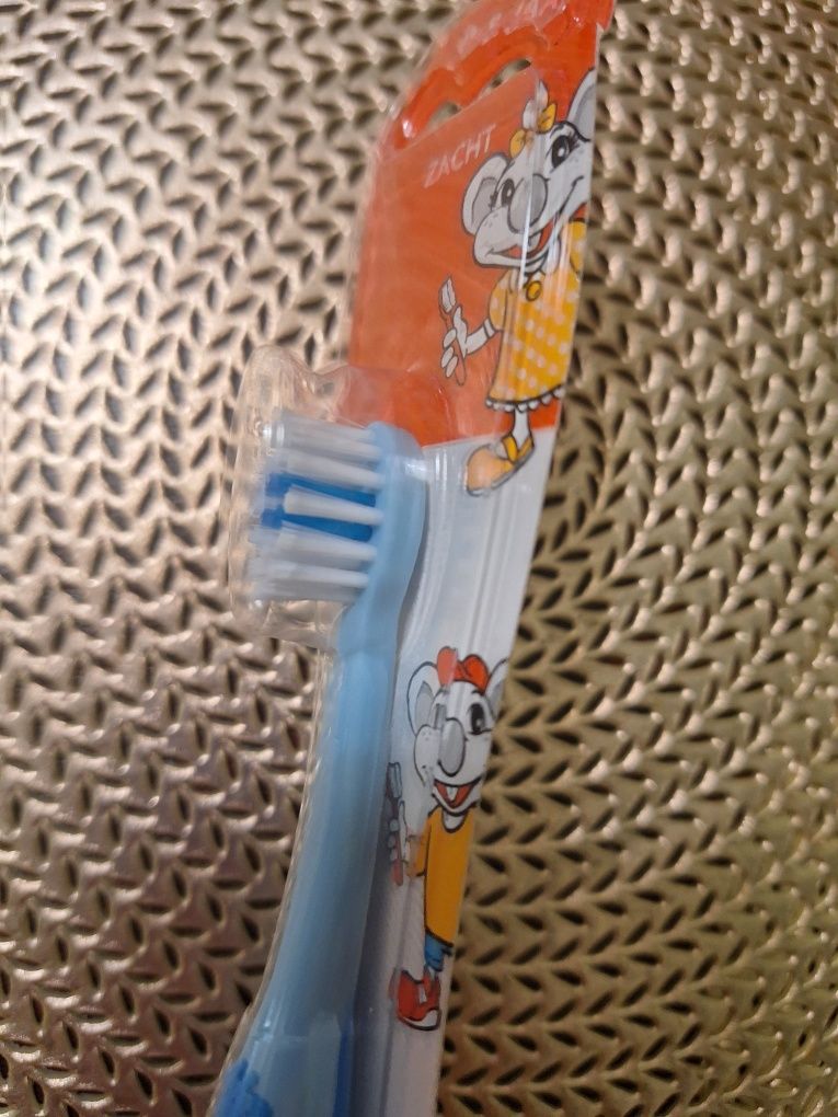 Elmex зубна щітка