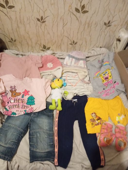 Одяг і взуття тна дівчинку, великим пакетом