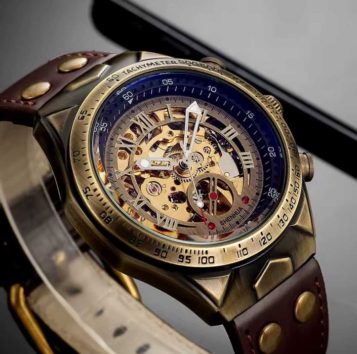 Mechaniczny zegarek męski
Mechaniczny zegarek męski