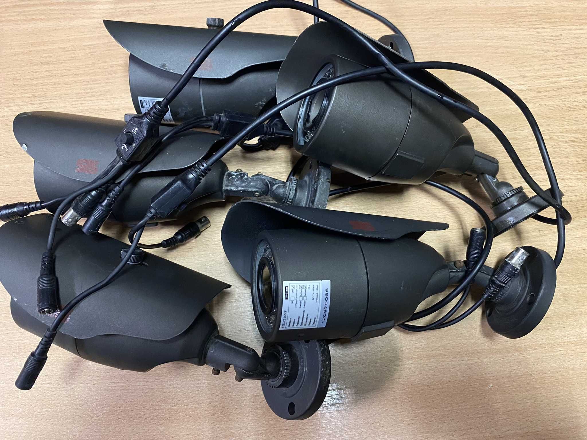 Продам б/у від-ру (IP CAMERA)DH-IPC-HDW2200SP,STS-C316VF,KPC172ZP/F4F9