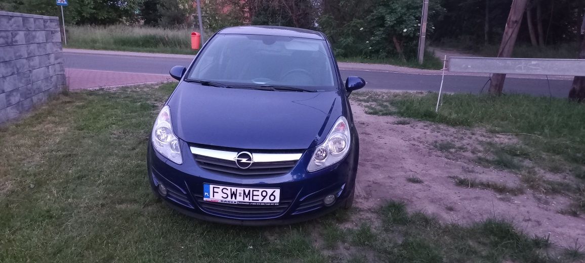 sprzedam opel corsa 1.2 benzyna rocznik 2008 na ładnych alusach 17cali