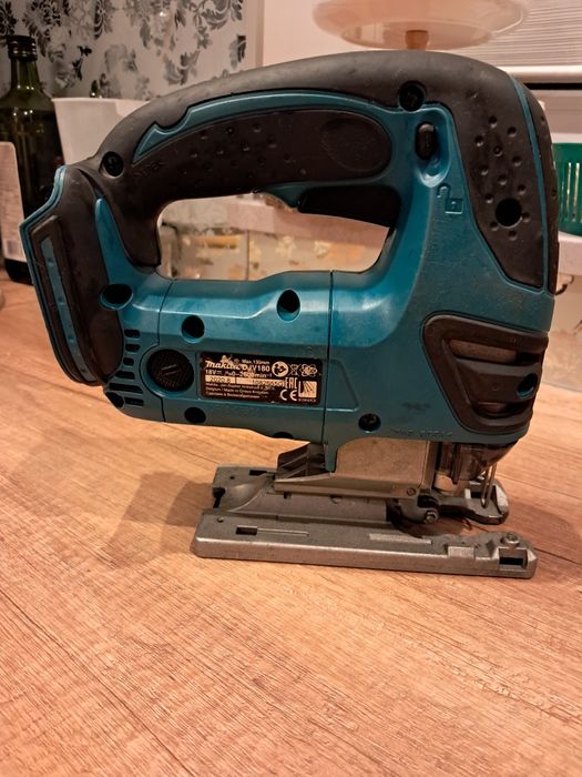 Oryginalna wyrzynarka aku. makita DJV180 LXT  na baterię 18V