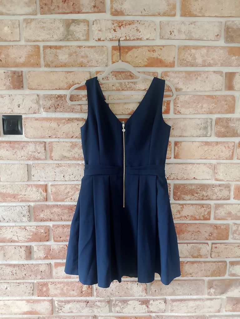 Nowa sukienka elegancka