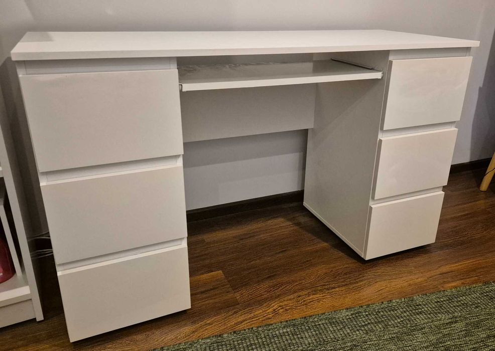 Biurko białe z szufladami ikea + krzesło