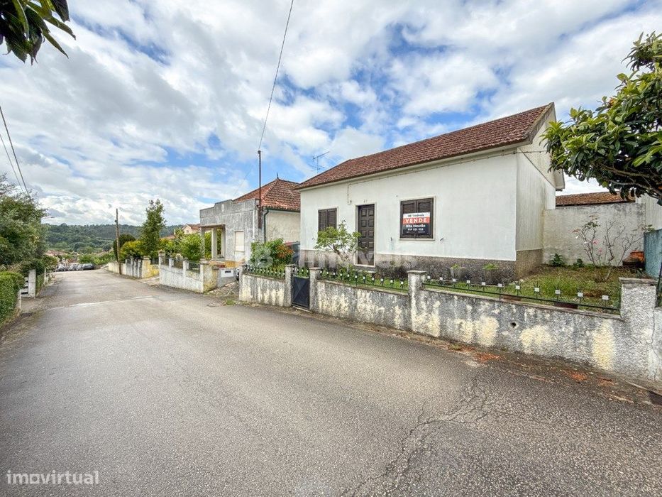 Moradia T2 c/ terreno - Galegos, Tomar