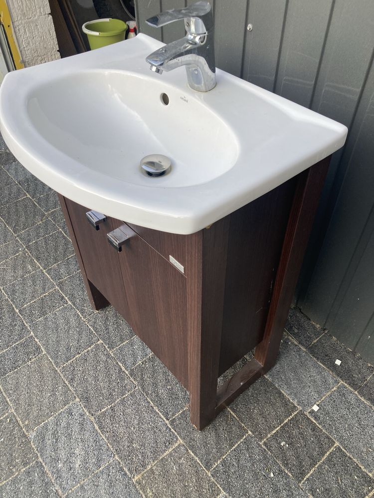 Umywalka 60 x 45 z szafką