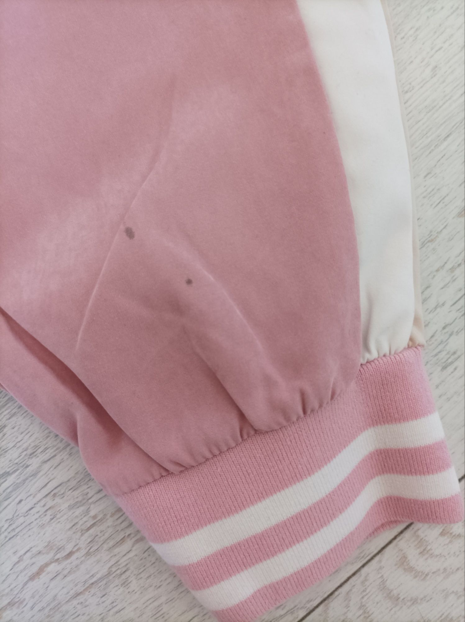 Продам женский спортивный костюм