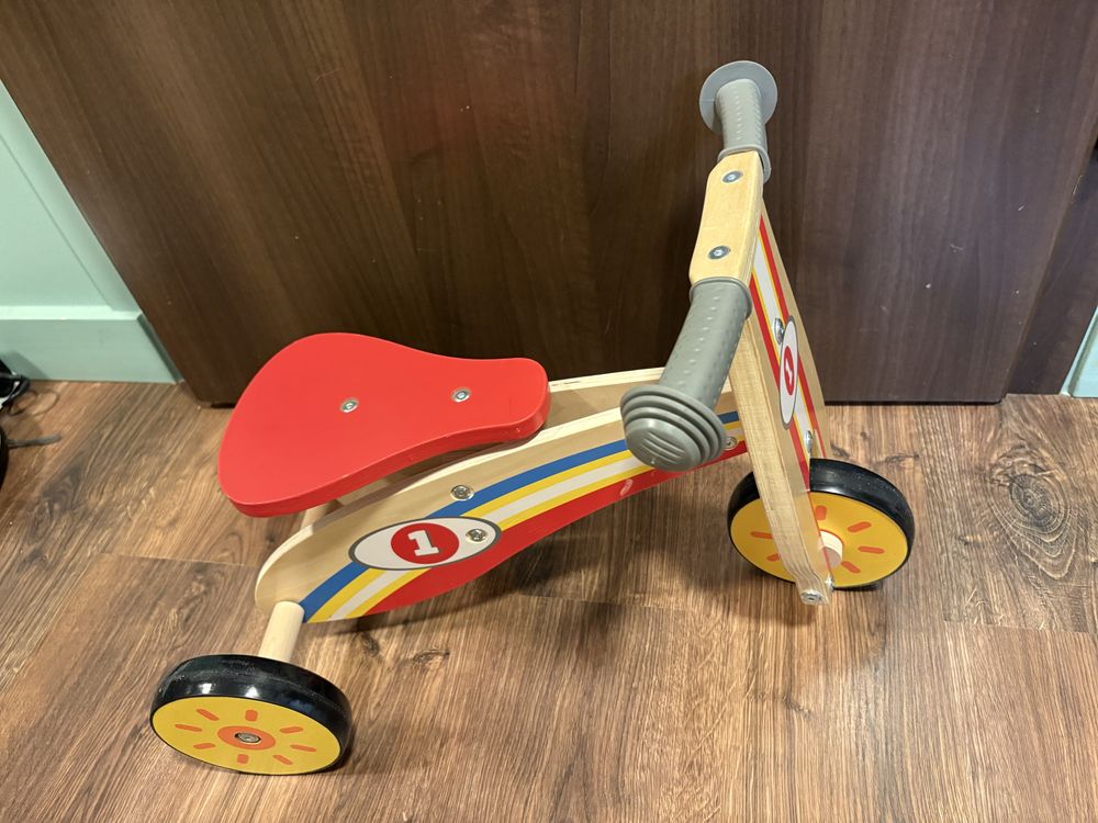 Drewniany rowerek biegowy playtive
