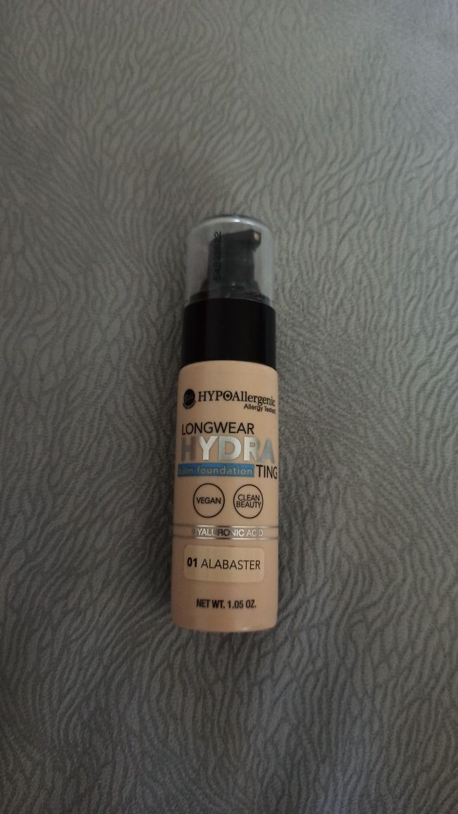 Bell Hypoallergenic Longwear Hydrating Balm Foundation Alabaster