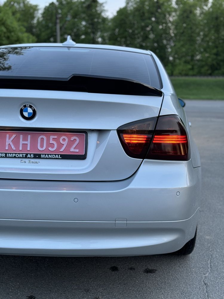 Продам BMW 3 series E90