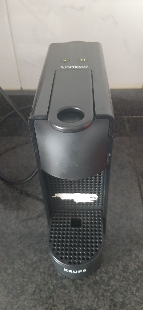 Maquina café Krups Nespresso XN110