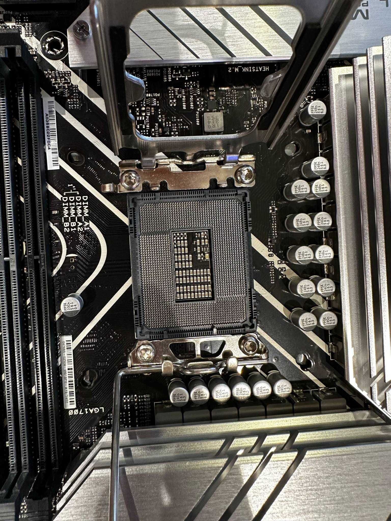 płyta główną ASUS Z690-P D4 (DDR4)