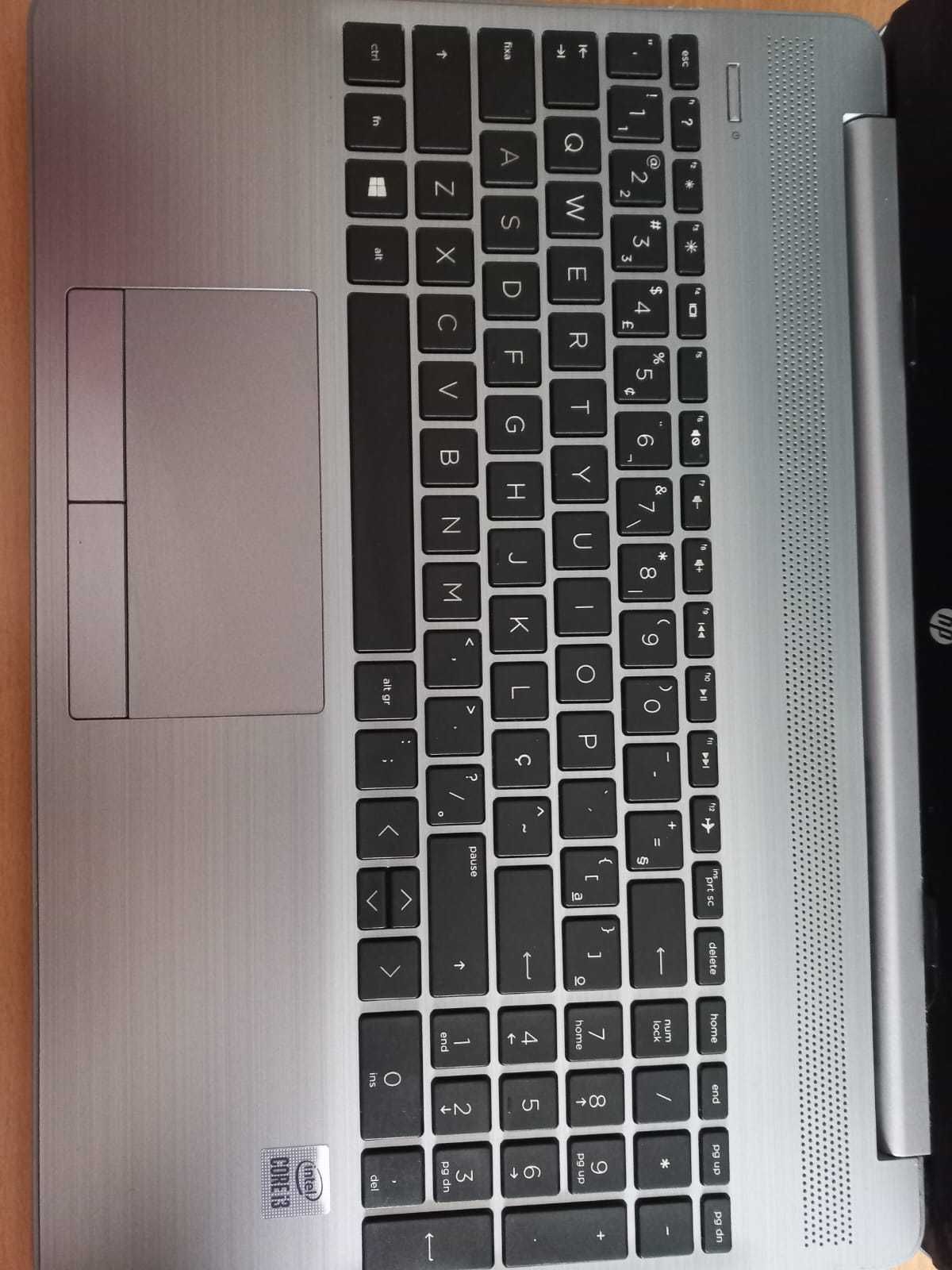 notebook portátil HP 256 g8