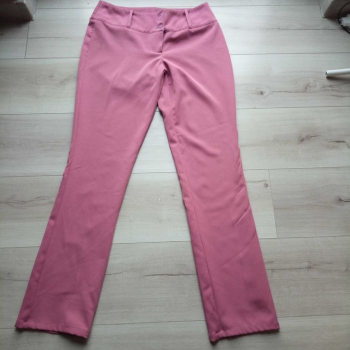 Różowe spodnie damskie