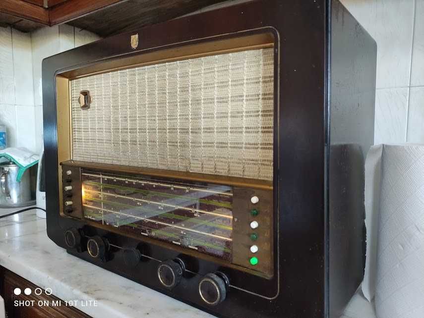 Radio Philips BX645A Eindhoven tubes international - Antigo 1952