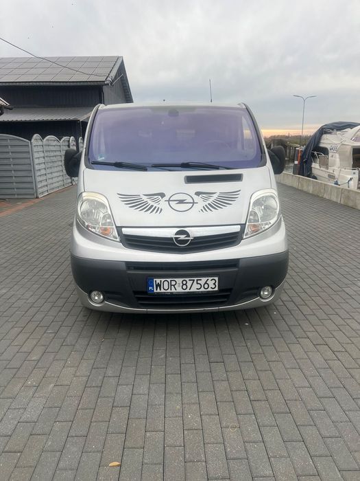 Opel Vivaro Sprzedam Bus 9 osobowy do niegocjacji