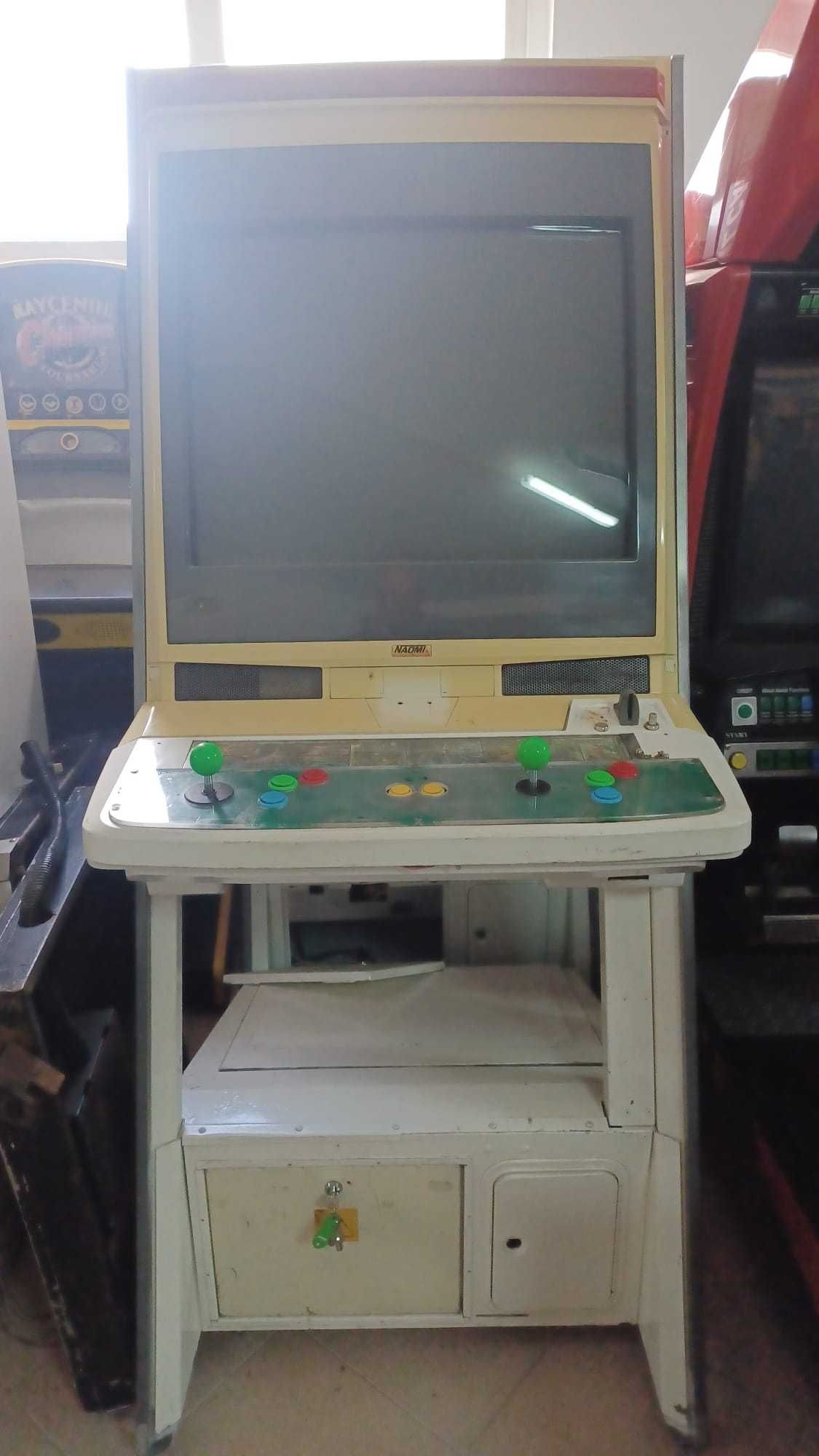Arcade Sega NAOMI móvel para projecto