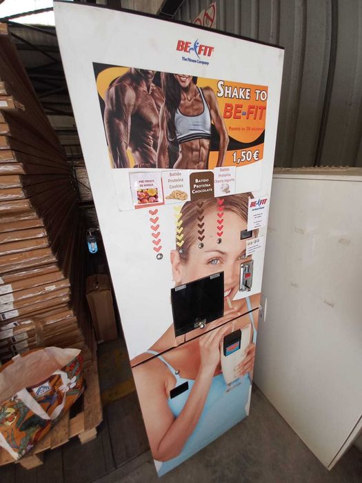 3 Máquinas de Vending – Funcionam perfeitamente