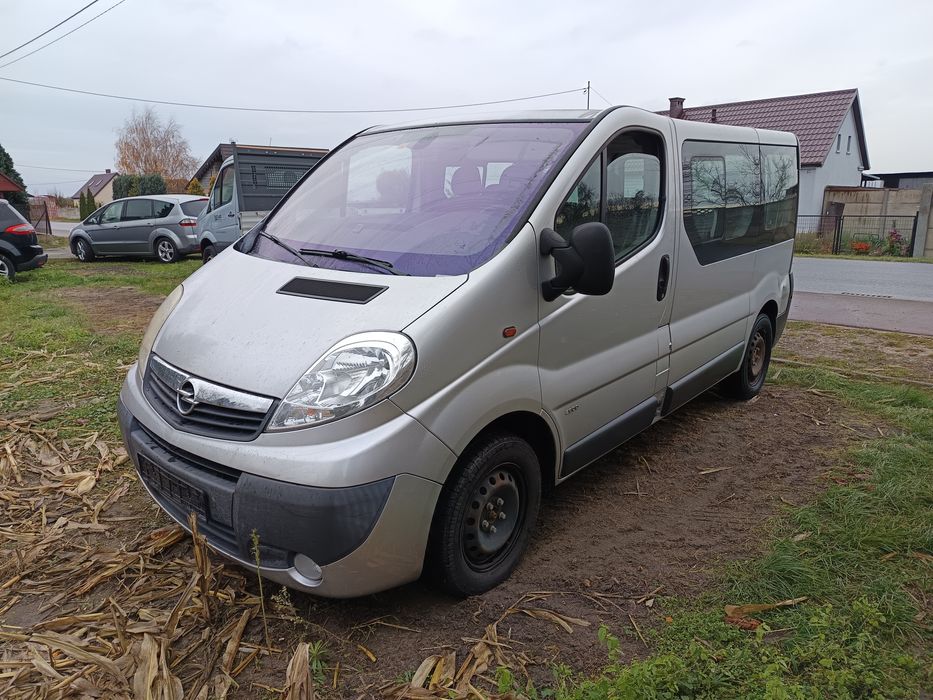 Opel Vivaro Klima 9 osobowy z Niemiec