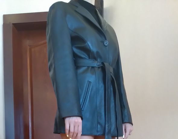 Куртка кожаная из очень качественной кожи классического покроя черная