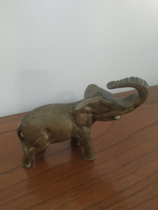 Elefante em bronze