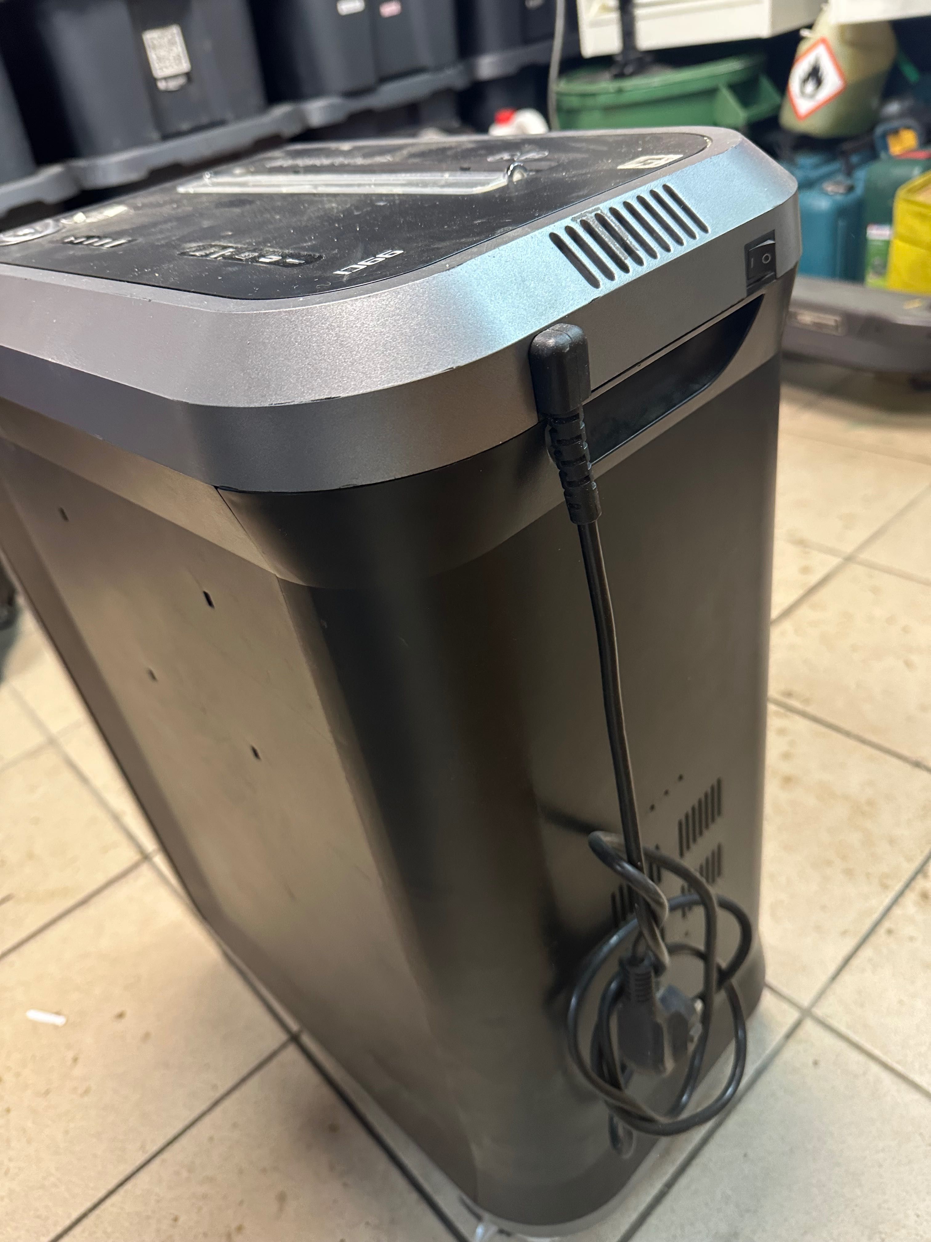 Używana niszczarka  FELLOWES 99 Ci