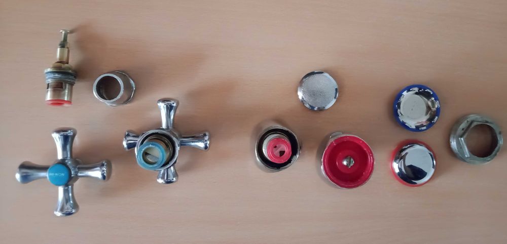 Ручки дверные, мебельные и др.