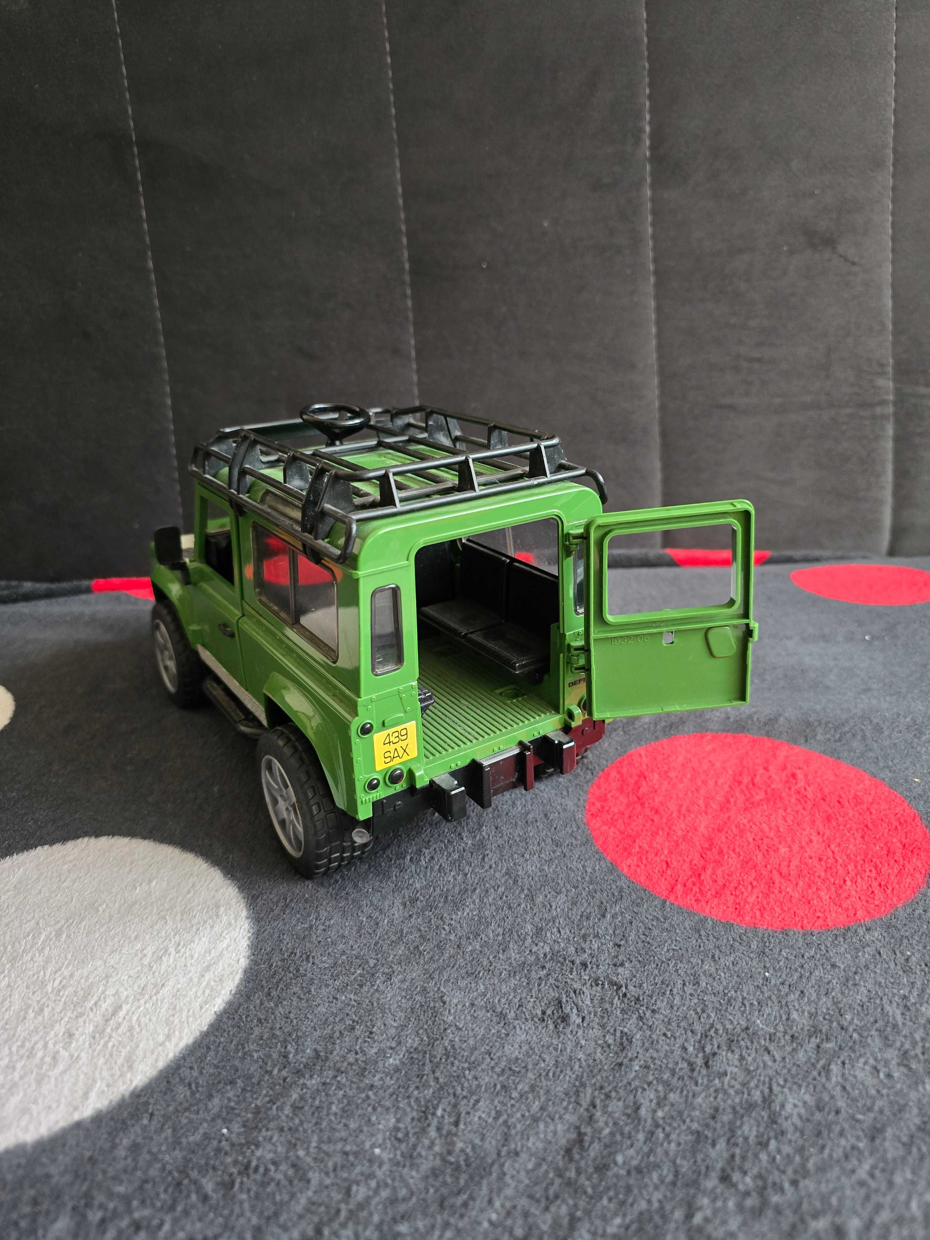 Bruder 02593 Land Rover