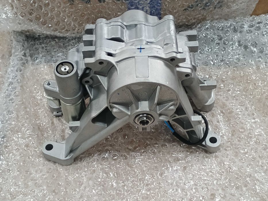 Pompa oleju Jaguar XE , Land Rover  2.0 D,  204DTD , 204DTA , LR087668