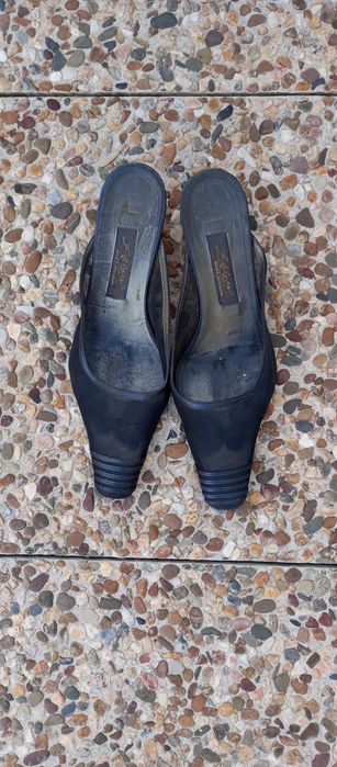 Sapato chinela azul marinho translúcido