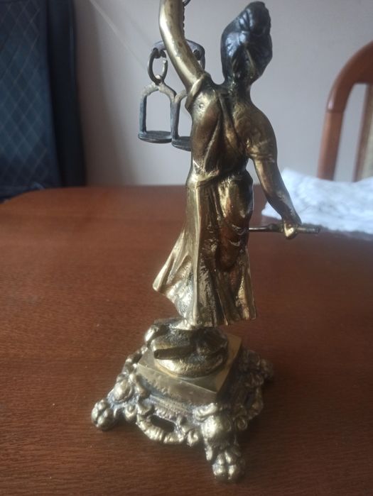 Temida sprawiedliwości mosiądz