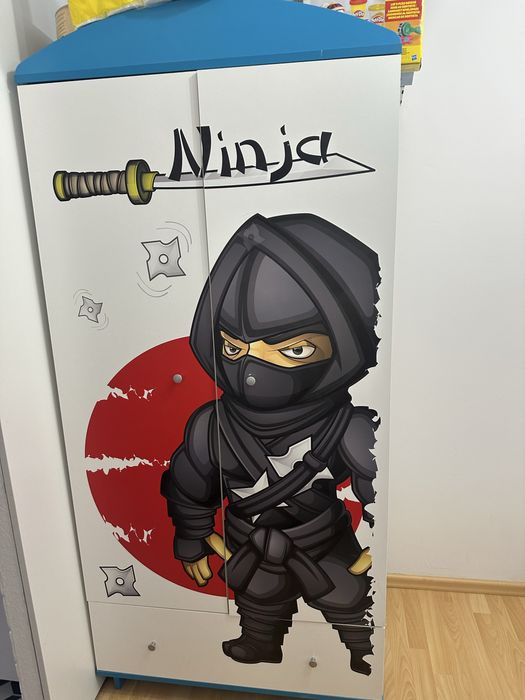 Szafa do pokoju dziecka + dwie wiszące półki – motyw Ninja