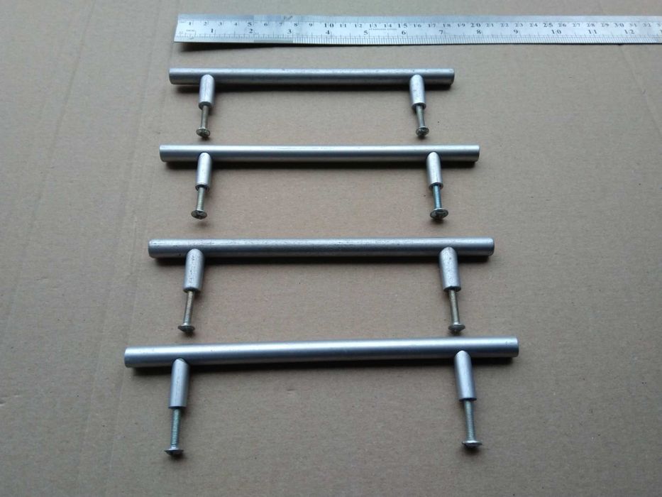 Продам 4 ручки рейлинговые С- 128 мм L- 175 мм, алюминий