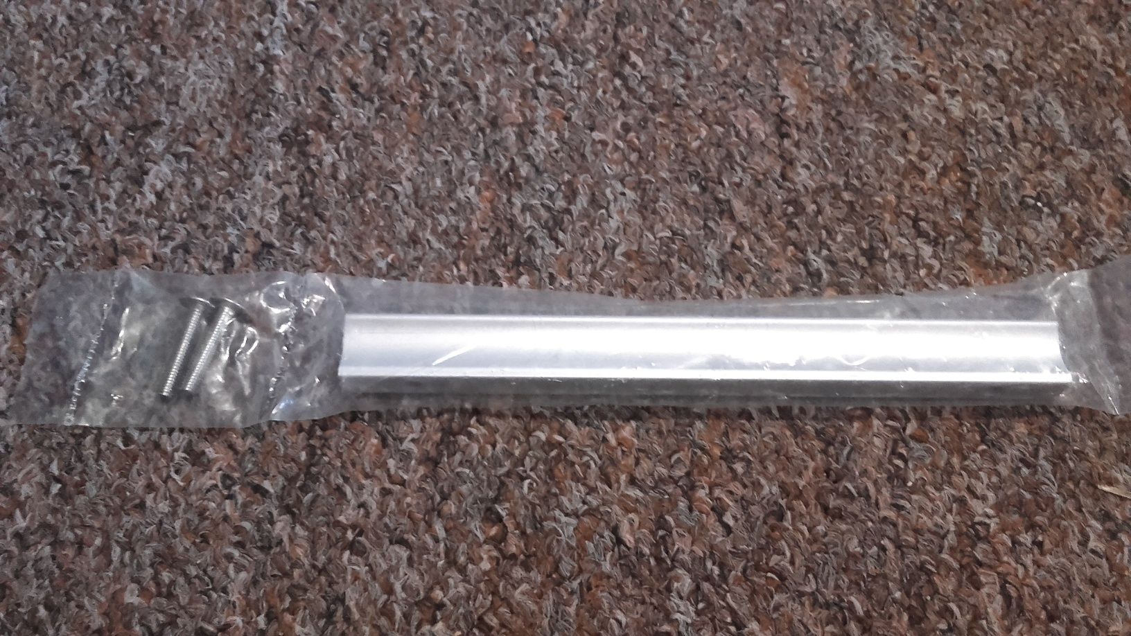 Aluminiowy profil / listwa montażowa z wkrętami idealna do DIY domowa