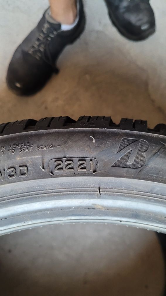4x225/40r18 bridgestone blizzak lm005