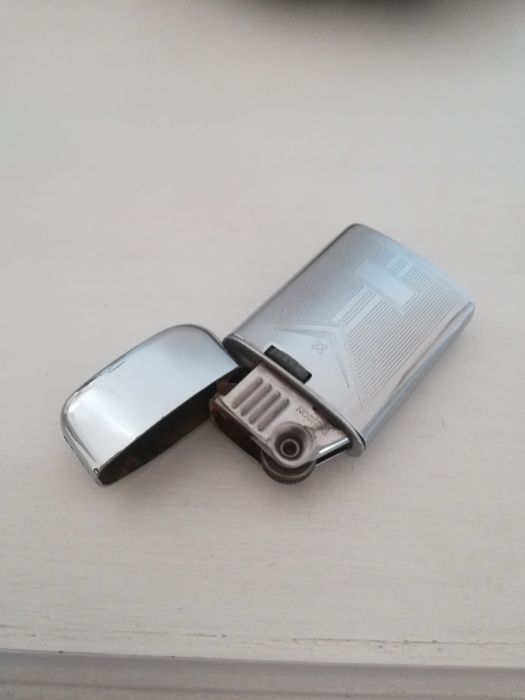 Isqueiro antigo para colecionadores
