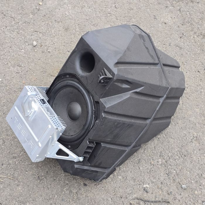 Сабвуфер Tesla Model 3 2018 2019 2020 2021 2022 2023 Тесла Усілок Саб