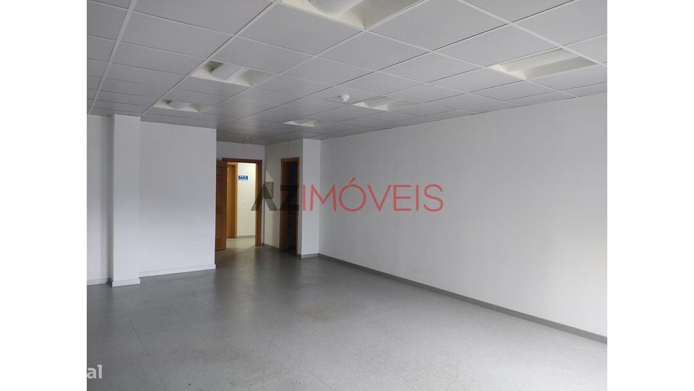 Arrenda-Se Escritório No Centro De Leiri