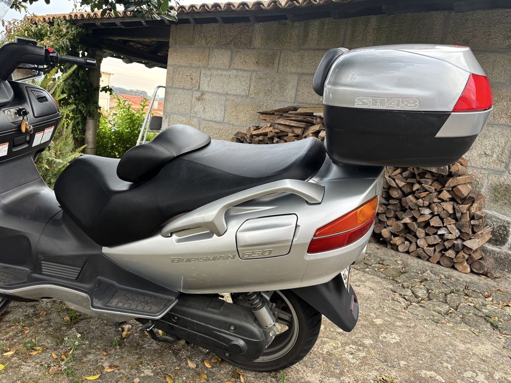 Moto Suzuki Burgman 650
