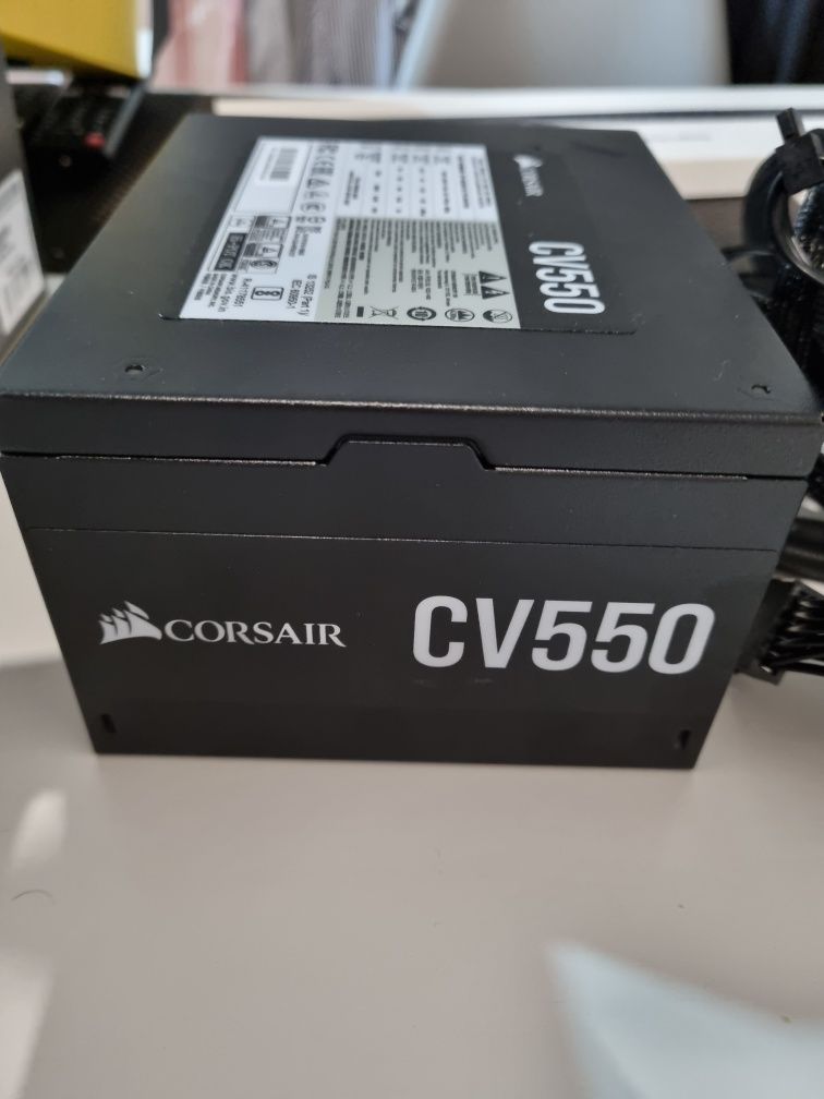 Fonte Alimentação ATX Corsair CV550