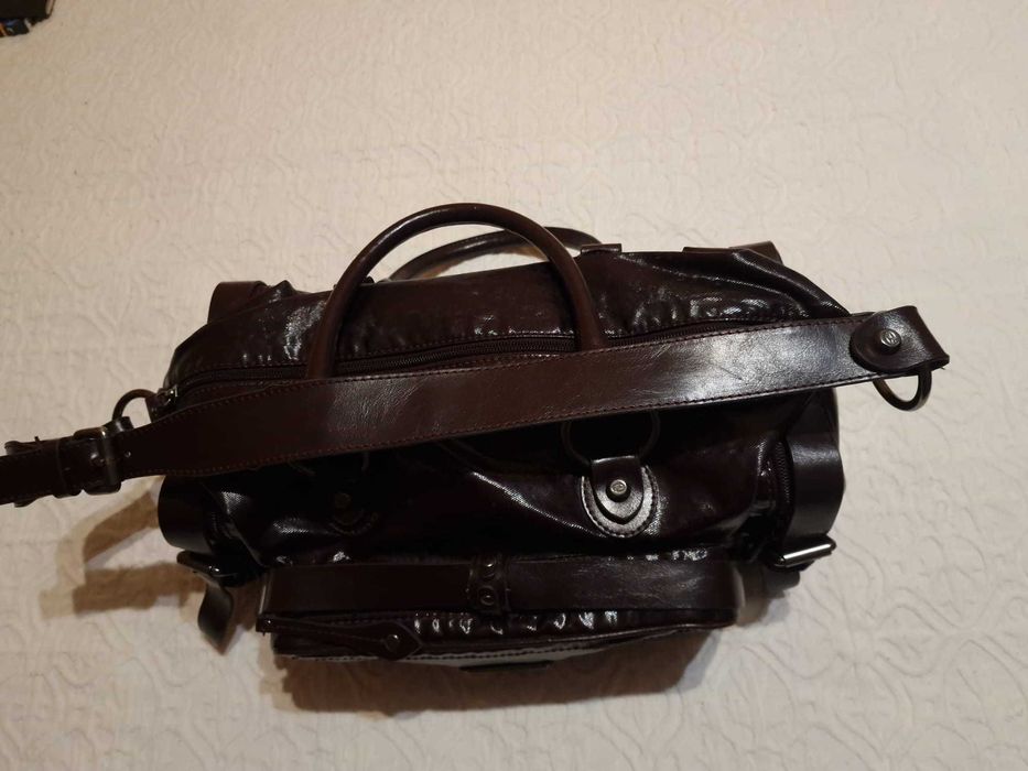 Mala em Pele Envernizada Bordeaux Francesco Biasia