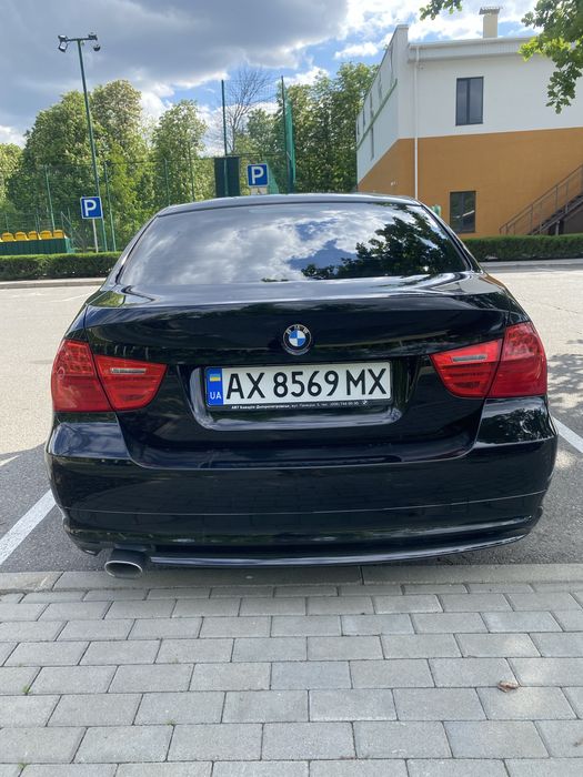Bmw e90 2011 рік
