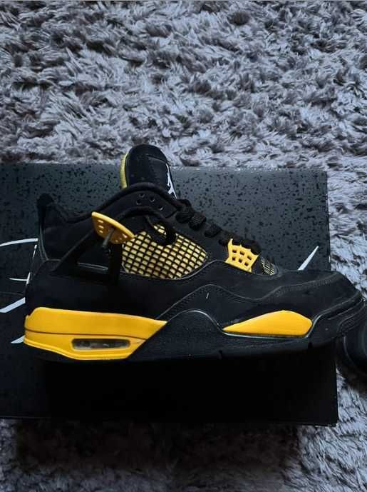 nowy Jordan 4 Retro Thunder Moda rozmiar.40