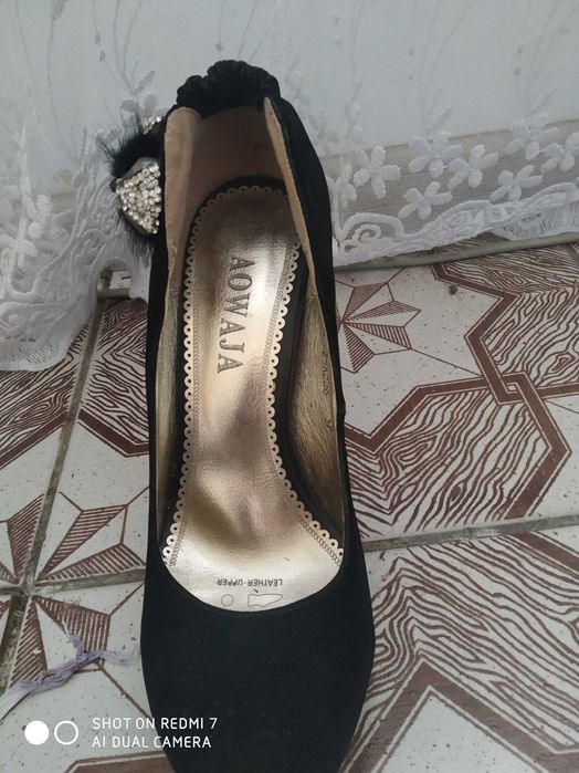 Туфлі 37 розмір. Замш. Чорні.