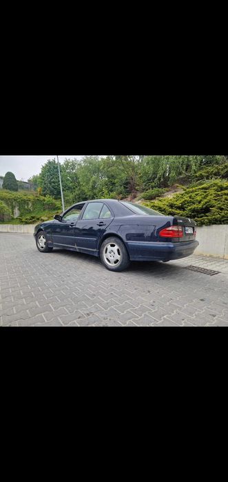 Mercedes W210  4 Matic  2.8 benzyna po ambasadorze greckim