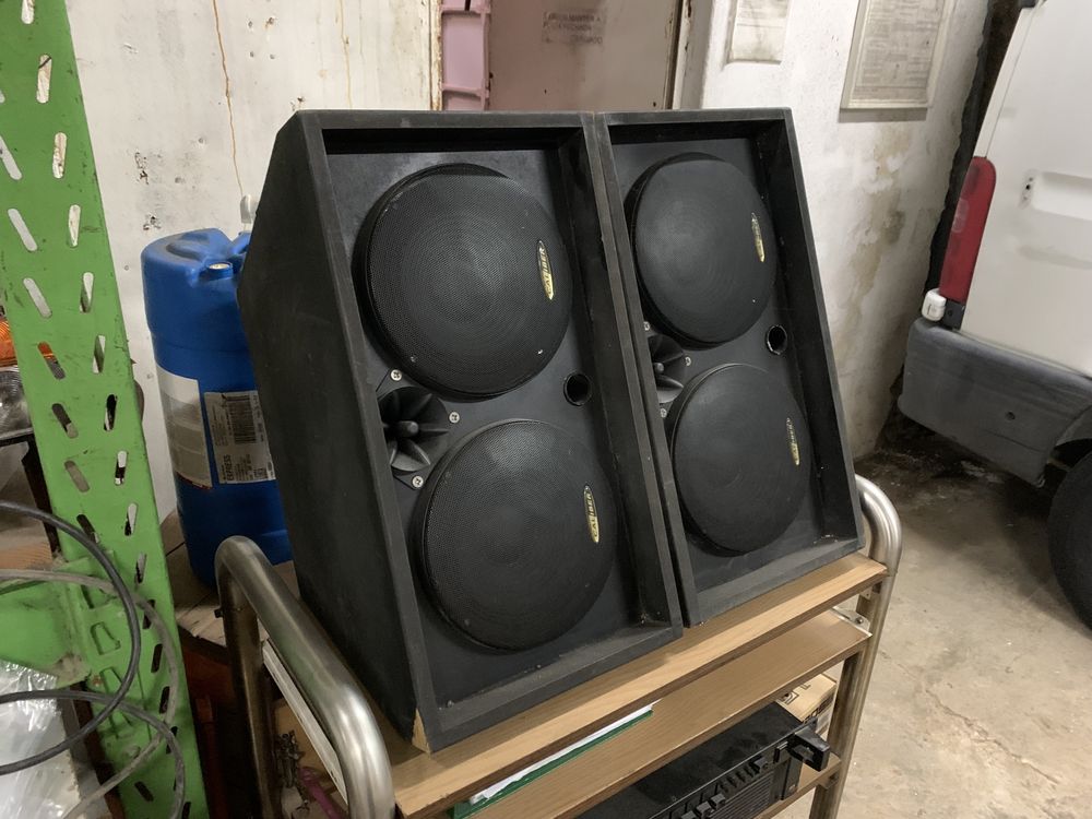 Colunas de som 50w rms cada altifalante