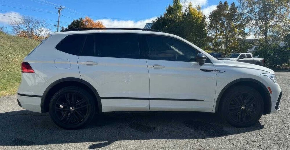 Volkswagen Tiguan SE R-Line Black 4Motion      2022