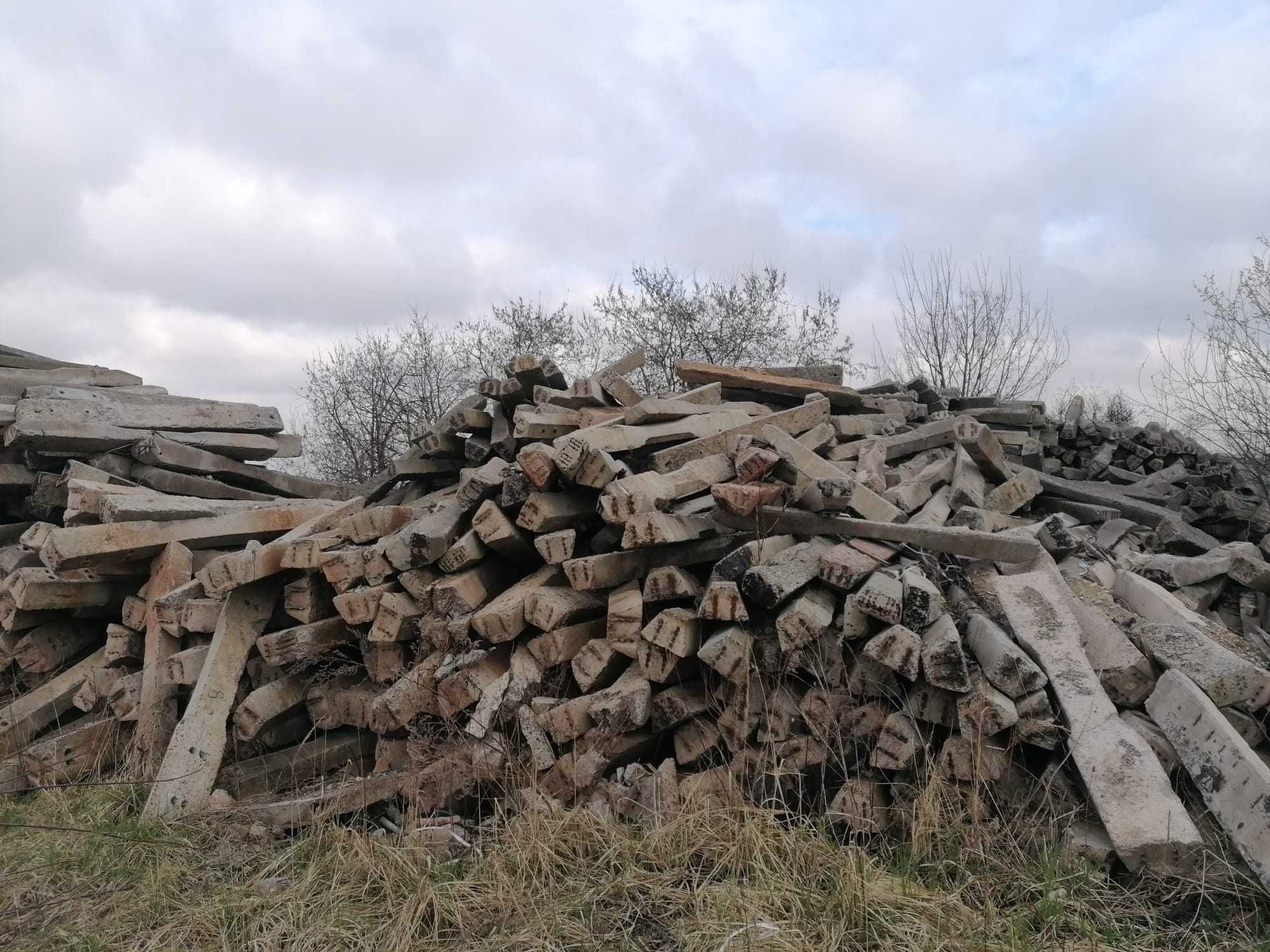 Podkłady kolejowe betonowe zbrojone na utwardzenie placu z załadunkiem