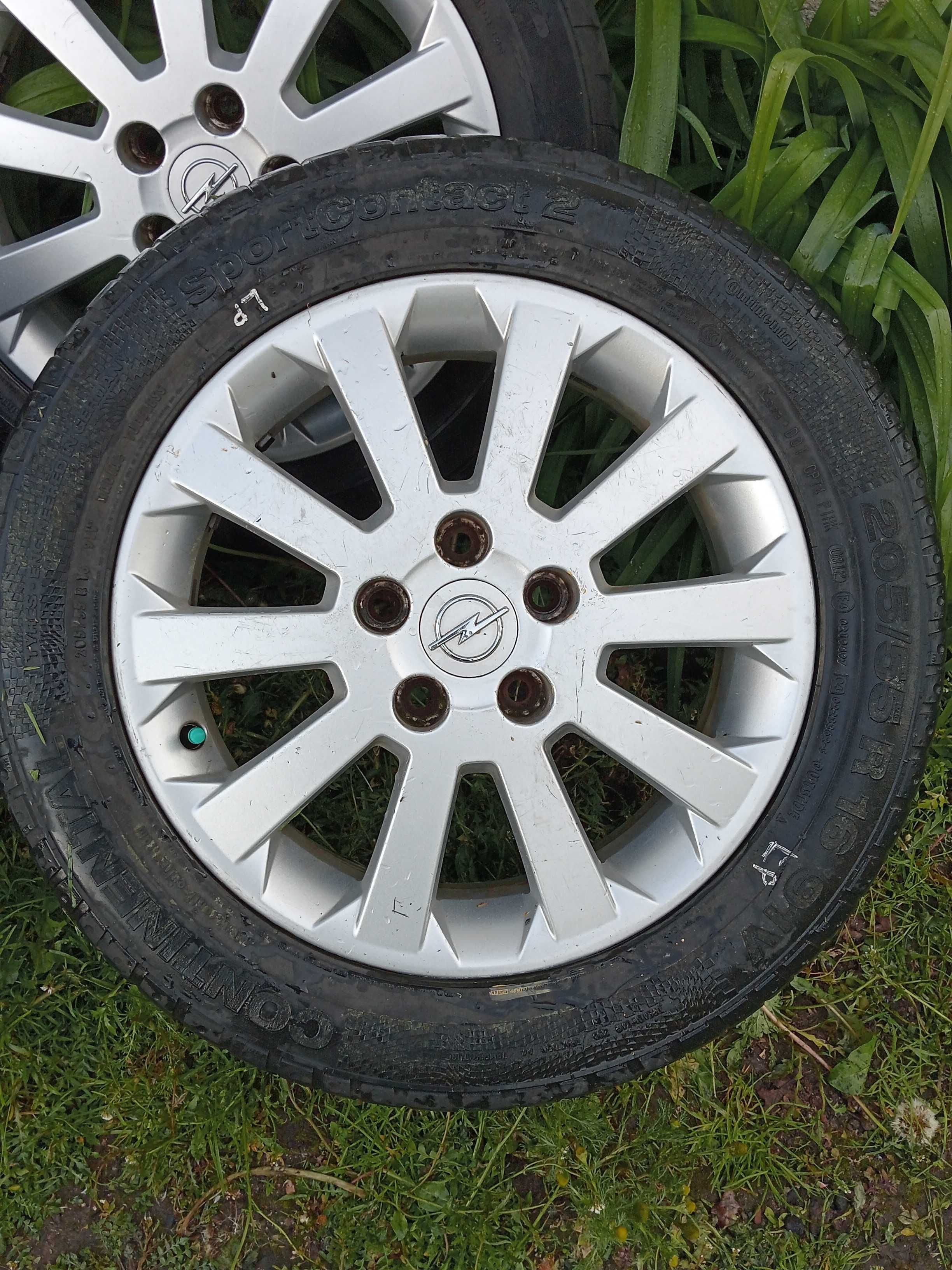 Komplet 4 opon Goodyear na alufelgach GM. 16"Opel zafira